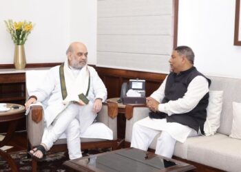 Sat Sharma meets HM Amit Shah, discusses J&K Affairs