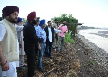 Satish Sharma undertakes extensive tour of flood-affected areas of Jammu district