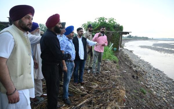 Satish Sharma undertakes extensive tour of flood-affected areas of Jammu district