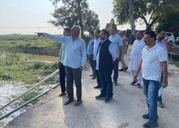 Satish Sharma visits flood-hit areas of Khour sub-division