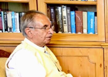 Ghulam Hassan Mir, MLA Vijaypur call on LG