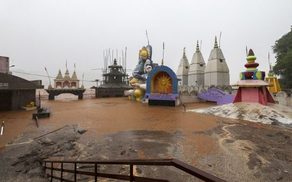 As death toll in Vaishno Devi landslide rises to 34, President, PM, others mourn loss of lives