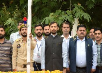 Director Information hoists Tri-Colour at DIPR Complex Srinagar