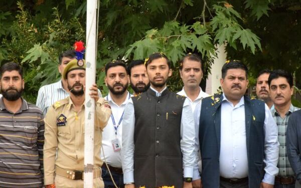 Director Information hoists Tri-Colour at DIPR Complex Srinagar