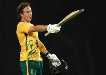 Brevis’ record-breaking century for South Africa ends Australia’s 9-match winning streak in T20s