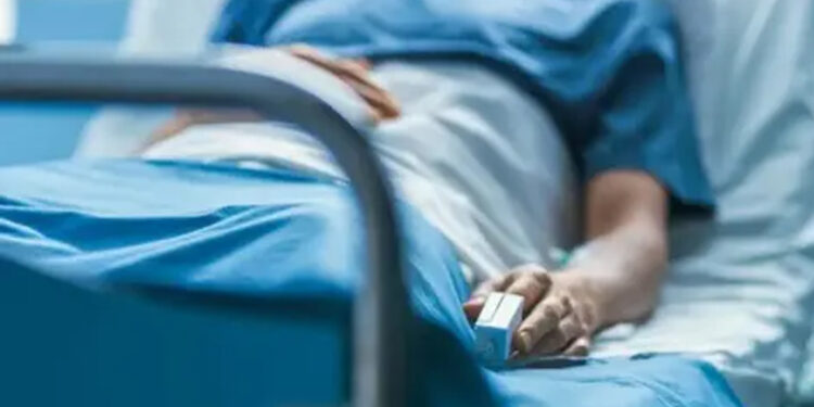 Over 100 workers of film unit hospitalised for food poisoning in Leh