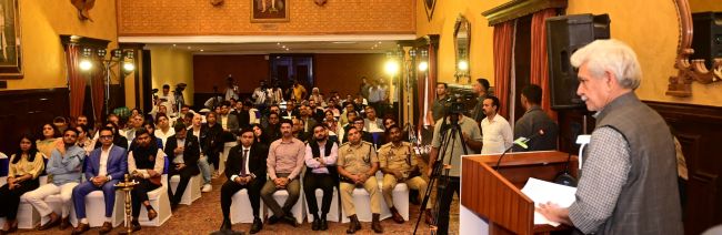 LG lauds efforts of Indian Chamber of Commerce to promote trade, industry in J&K