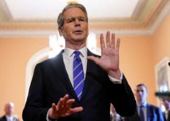 US asks G7 countries to impose tariffs on countries purchasing oil from Russia