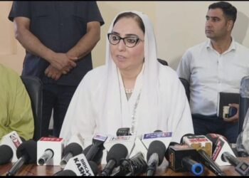 National Emblem at Dargah Hazratbal: Waqf Board chief accuses NC of politicizing religious institutions, demands arrest of those who tried to break the emblem