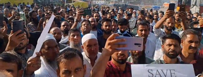 ‘Apple Mandis’ remain shut as Kashmir apple growers, traders protest closure of Jammu-Srinagar highway