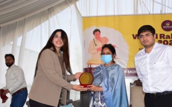 World Rabies Day: Commr Secy HUDD visits ABC/ARV Centre Srinagar