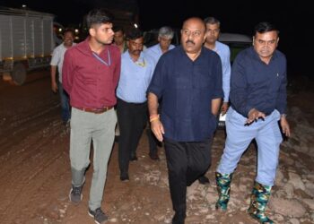 Dy CM visits affected stretch of NH-44 at Thard Udhampur