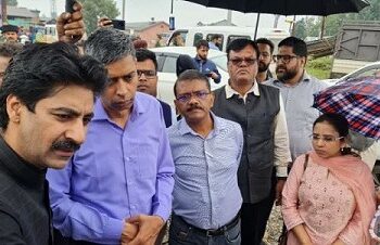 IMCT reviews flood damages, relief and rehabilitation measures in south Kashmir districts
