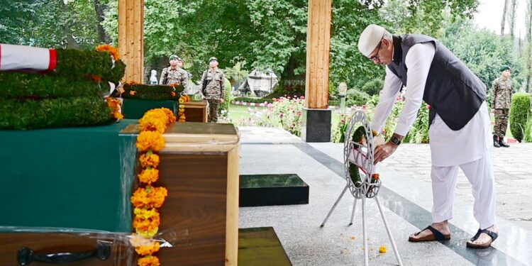 CM Omar Abdullah lays wreath, pays rich tributes to martyred soldiers of Kulgam encounter