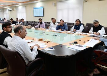 CM reviews telecom, digital communications infrastructure projects in J&K