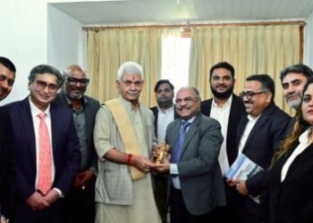 Indo-Australian delegation meets LG Sinha, proposes CSR initiatives for sustainable development in J&K