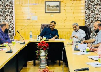 Jal Shakti Minister reviews post-flood situation in Srinagar