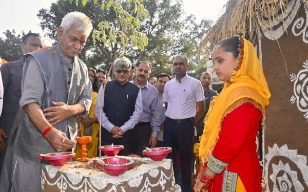 LG Sinha inaugurates Basohli Utsav in Kathua