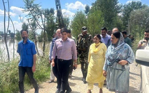 Mandeep Kaur takes stock of flood situation in Pulwama, Budgam, Srinagar