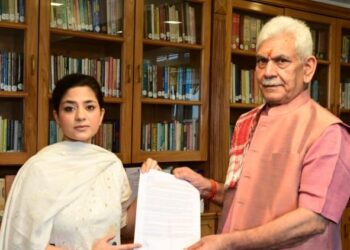 PDP’s Iltija Mufti meets LG, turns in memorandum on apple industry’s ‘crisis’ due to highway closure