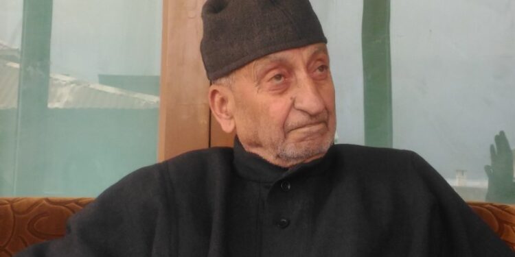 Former Hurriyat chief Abdul Gani Bhat passes away