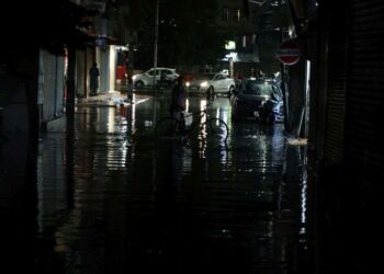 Srinagar Smart City, a few drops of rain and city chokes!