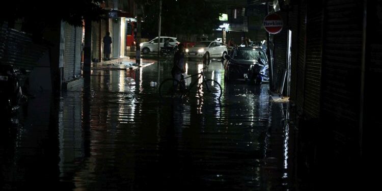 Srinagar Smart City, a few drops of rain and city chokes!