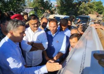 Rana visits flood-affected villages of Anantnag