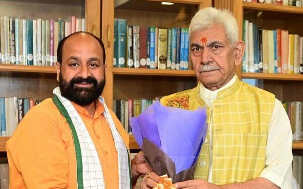    Delegations, public representatives and activists call on LG Sinha