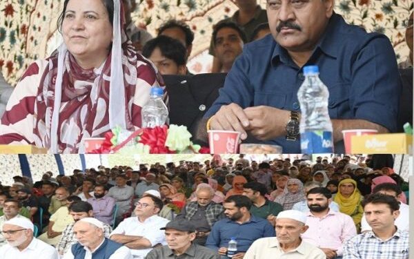 Surinder Choudhary, Sakeena Itoo visit DH Pora Kulgam