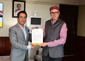 Several legislators meet CM Omar to discuss development priorities