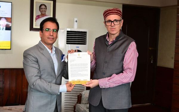 Several legislators meet CM Omar to discuss development priorities