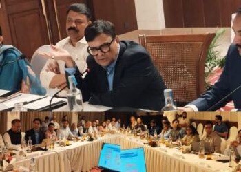 Union Secretary DoSEL inspects various schools in Srinagar, Budgam districts