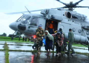 45 trapped villagers saved by BSF choppers in Jammu