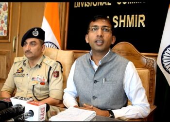 Over 1.3 lakh metric tonnes of fresh fruits transported across country from Kashmir: Div Com