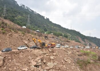 Srinagar-Jammu national highway thrown open for heavy vehicles