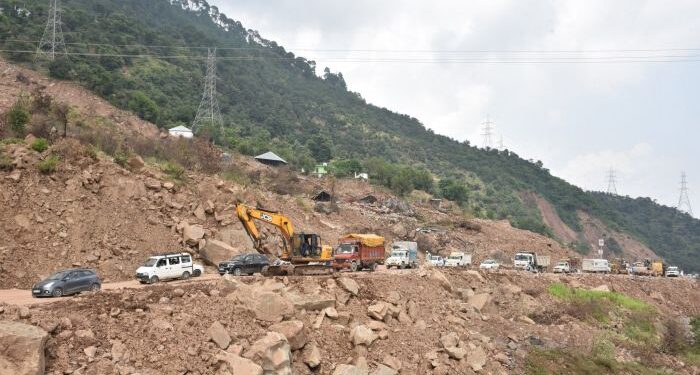 Srinagar-Jammu national highway thrown open for heavy vehicles