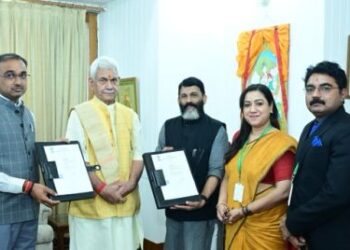 HRDS to build free houses for victims of Pak shelling, floods and terrorism; inks MoU with Div Coms of Kashmir and Jammu