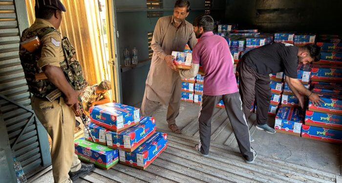 Railway ministry rescues fruit growers of Kashmir