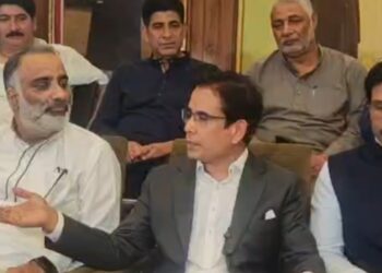 Political parties slam use of national emblem in Hazratbal plaque