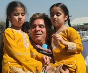 Twin girls from Anantnag invite PM Modi to Kashmir to help flood victims