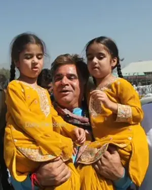 Twin girls from Anantnag invite PM Modi to Kashmir to help flood victims