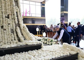 CM Omar Abdullah pays tribute to police martyrs