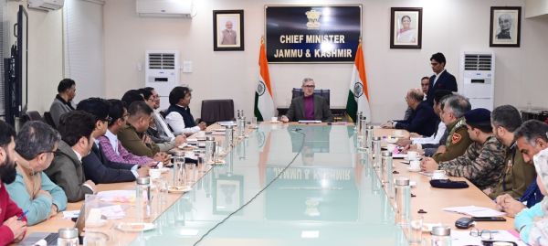 CM Omar Abdullah reviews arrangements for Darbar Move
