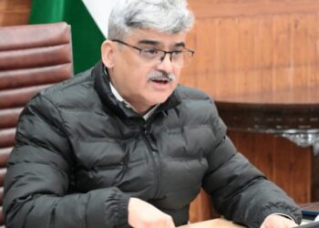 Chief Secy reviews progress of PMGSY road works