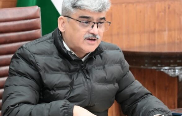 Chief Secy reviews progress of PMGSY road works