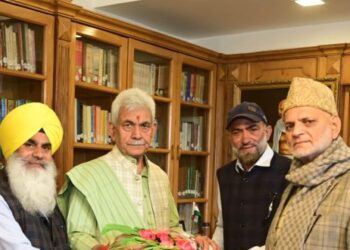 LG meets delegations from Poonch, Rajouri, Dooru-Verinag, Bla, and Gbl