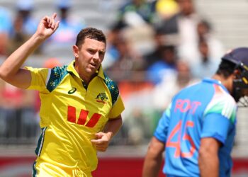 Australia foil RoKo show to etch seven-wicket win over India in 1st ODI