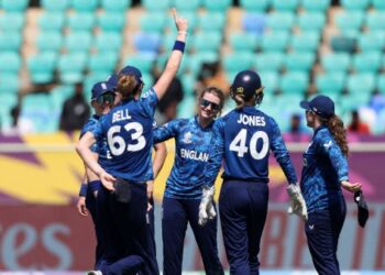 England crush New Zealand by 8 wickets to deny Devine a fairytale farewell