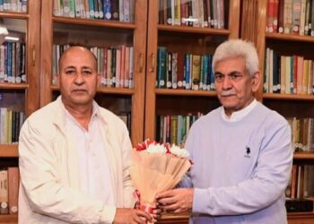 Political and teachers’ delegations call on LG Sinha